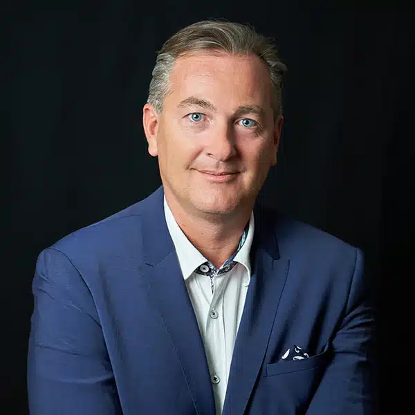 <b>Peter</b> Schneider