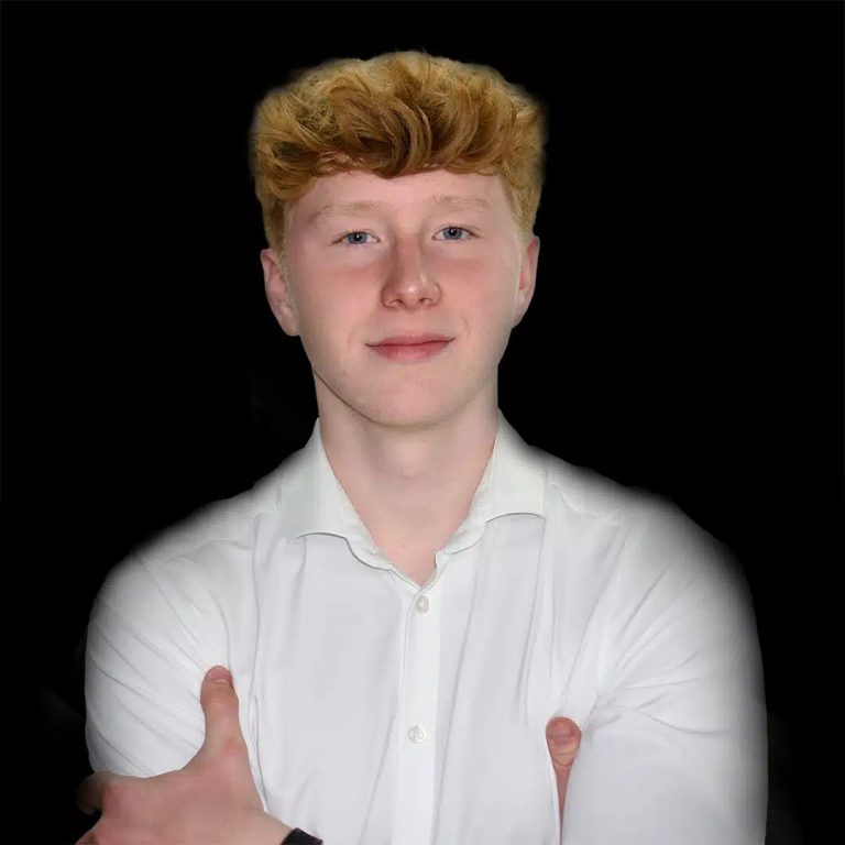 <b>Simon</b> Schneider